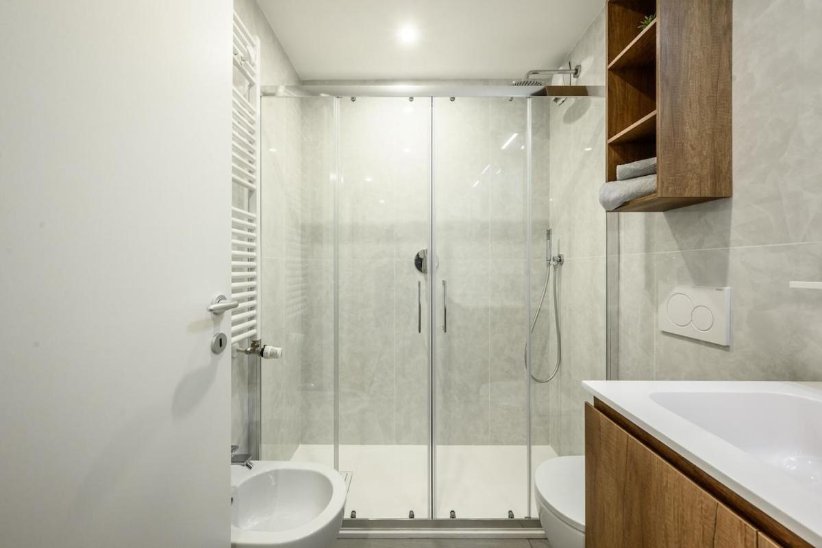 Duomo Design - Bilocale-Wifi-Ac Apartment Milan Bagian luar foto